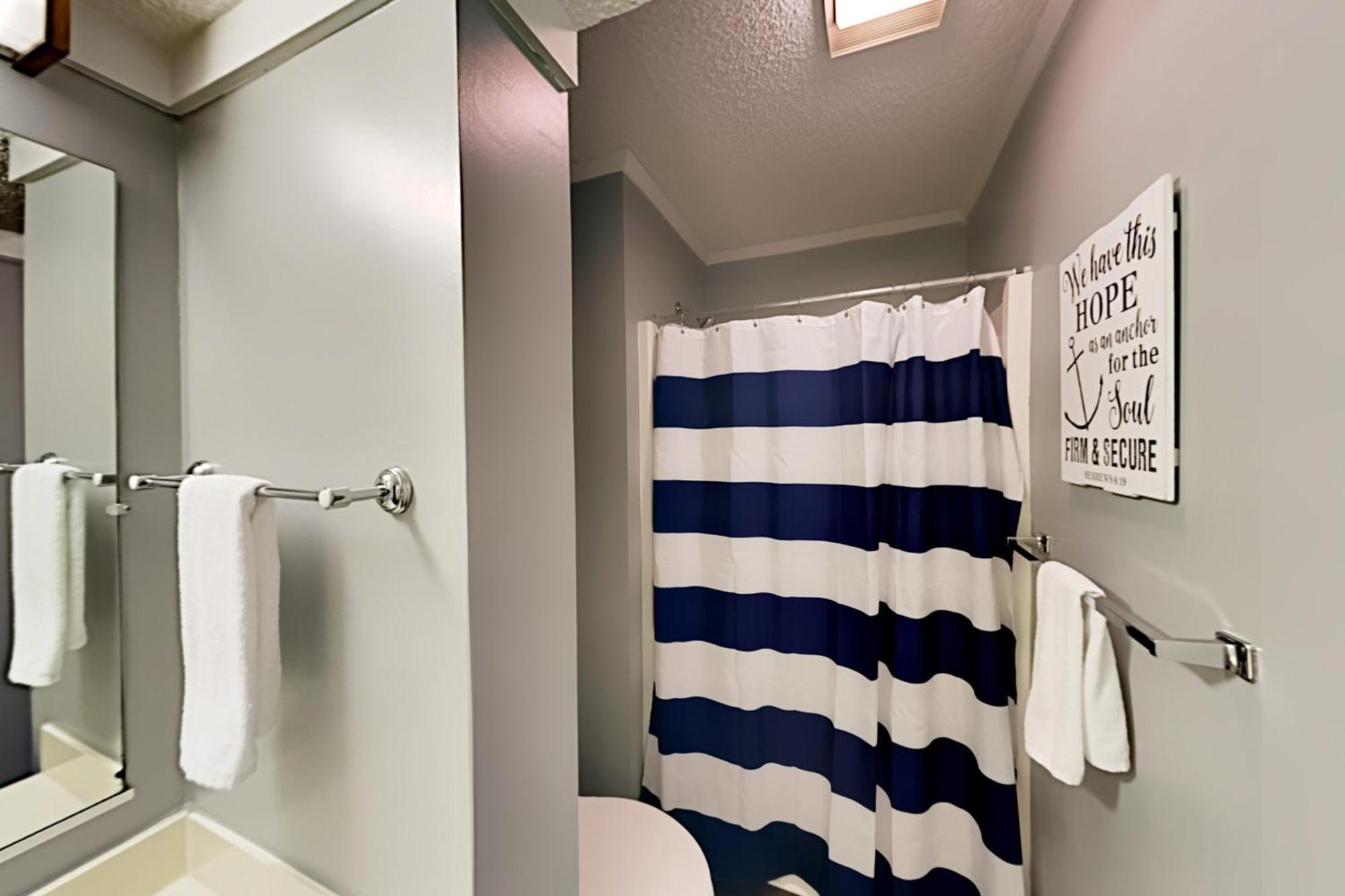 Lodge By The Sea & Fox Lodge Myrtle Beach Room photo